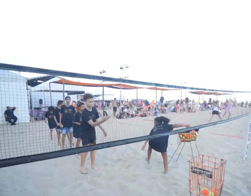 O beach tennis chega a Tanguá. destinado a ajudar crianças carentes através da iniciação do beach tennis, o projeto chega a Tanguá no dia 20.