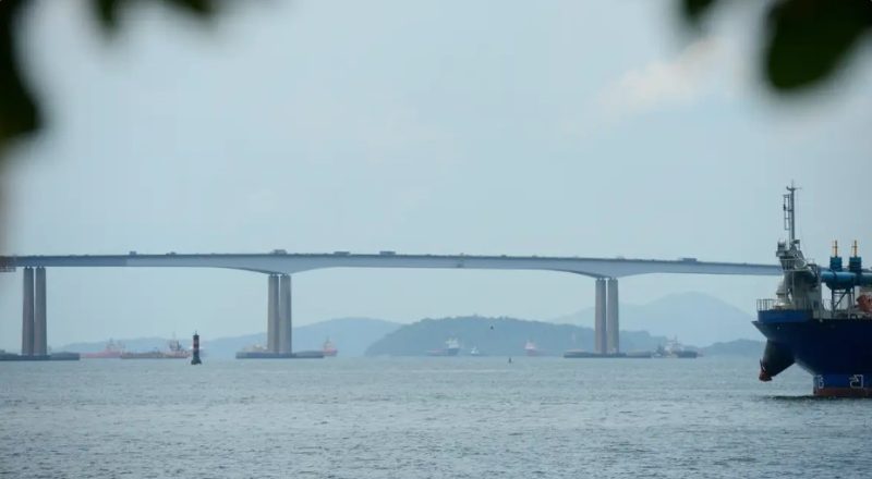 Ponte Rio-Niterói faz 50 anos. A construção é uma importante via que liga a BR-101 ao estado do Rio de Janeiro, por onde passam 150 mil carros