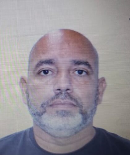 Terceiro suspeito se entrega na DH. Eduardo Moraes se entregou na tarde desta terça-feira. Ele é acusado de participaçõa na morte de advogado.
