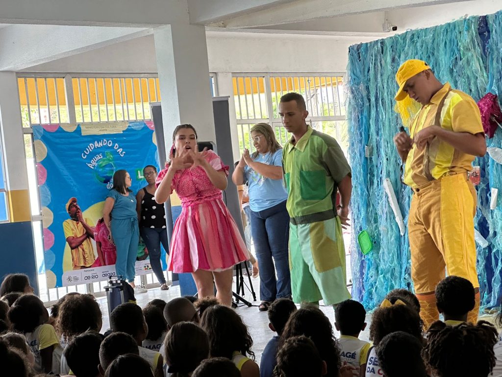 Lona na Lua em Magé. O Lona na Lua apresentou a peça ‘Cuidando das Águas do Rio’ na Escola Municipal Parque Boneville, em Magé. 