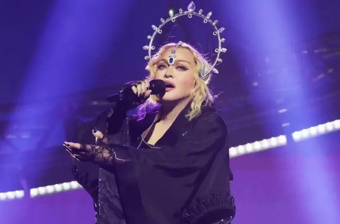 Show da Madonna em Copacabana. A cantora se apresenta no dia 4 de maio, e encerra a sua turnê mundial, “The Celebration Tour“. 