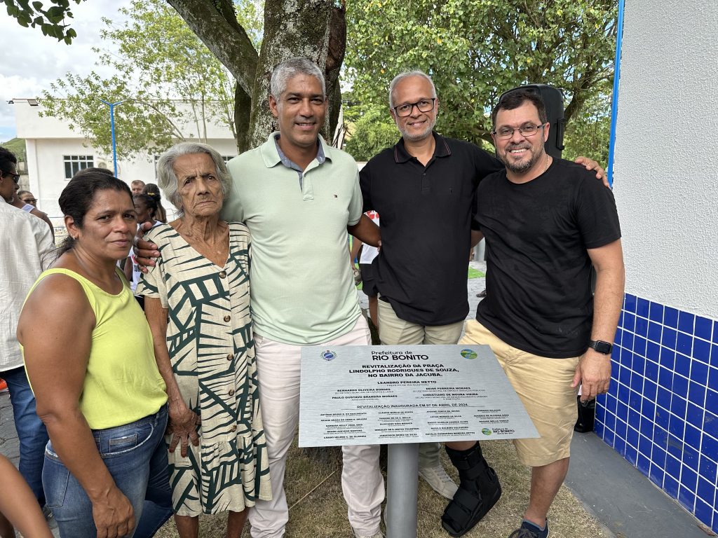 Praça da Jacuba é revitalizada. A Prefeitura de Rio Bonito inaugurou a revitalização da praça, campo e quadra do bairro Jacuba no último dia 7