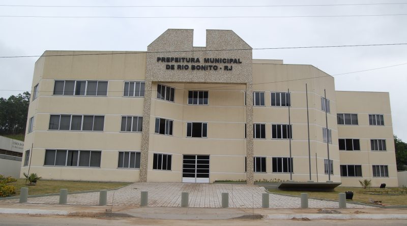 Ponto facultativo em Rio Bonito. O prefeito de Rio Bonito decretou ponto facultativo, nas repartições públicas municipais no dia 06/05.