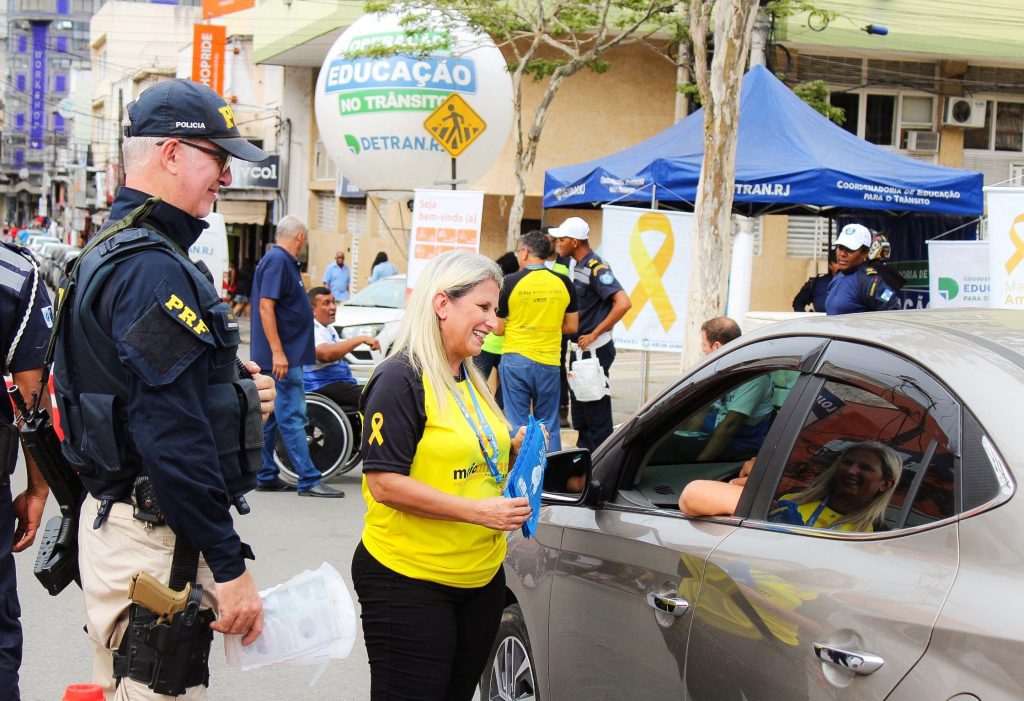 Trânsito seguro em Rio Bonito. A ação acontece dentro do 'Movimento Maio Amarelo', campanha nacional de prevenção a acidentes no trânsito