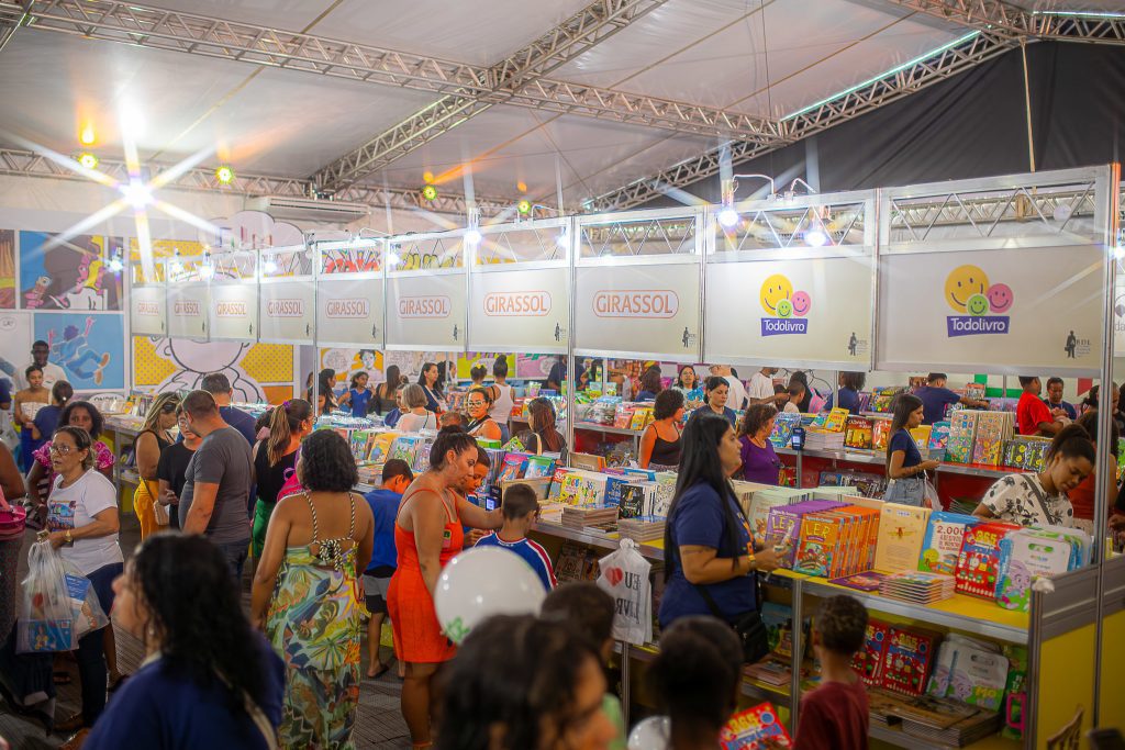Festa Literária de Maricá investe R$ 12,1 milhões em vouchers para compra de livros