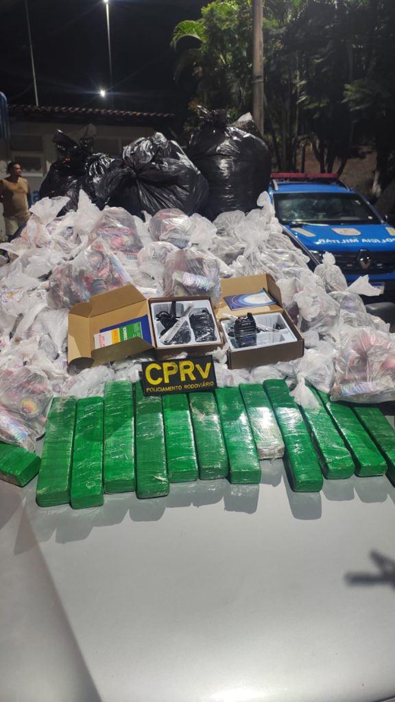Droga. CPRv de Niterói apreende muita droga na Rodovia RJ 104 e dá prejuízo ao tráfico de drogas da localidade