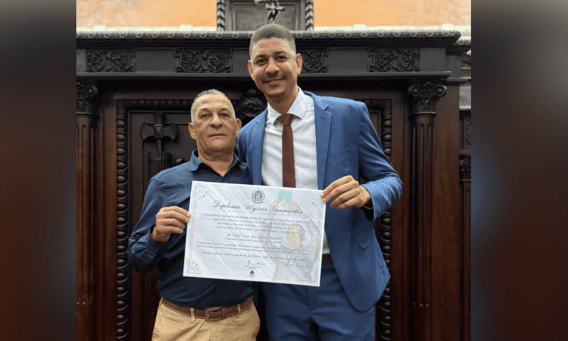 vereador de Rio Bonito Caio Cavalinho. O vereador Caio Cavalinho recebeu o Diploma Ulysses Guimarães, na Alerj