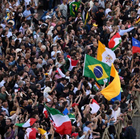Leão XIV. Papa Leão XIV cria conta no Instagram e já tem mais de 10 milhões de seguidores na rede social.