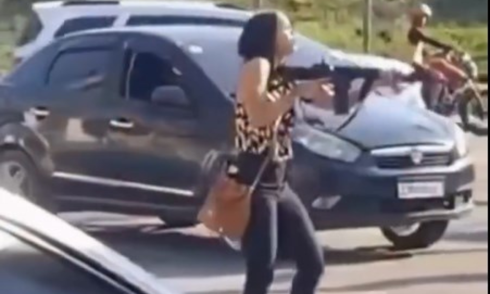 Atuação de policial feminina em São Gonçalo, viraliza nas redes sociais - Foto: Reprodução