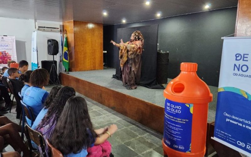 A esquete divertiu os alunos em Tanguá