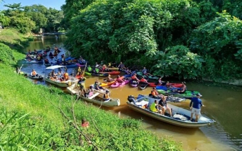A largada do Circuito de Caiaques de Silva Jardim, no Rio Capivari, no último dia 04.05