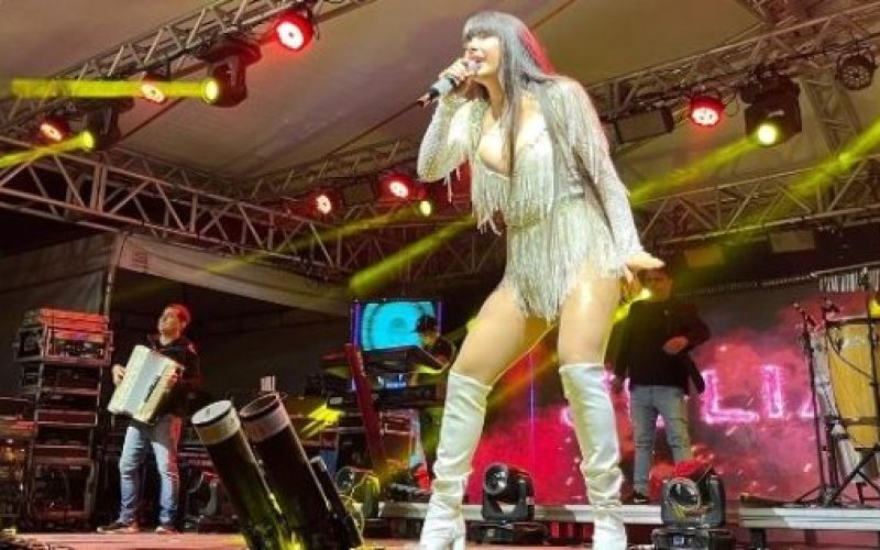 FOTO PARA SITE MODELO (1) FOTO PARA SITE MODELO (1)