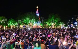 Magia e encanto Natal Ita Luz é inaugurado em Itaboraí com grande e celebração e queima de fogos (6)