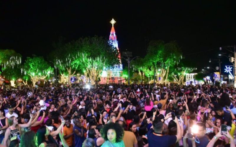 Magia e encanto Natal Ita Luz é inaugurado em Itaboraí com grande e celebração e queima de fogos (6)