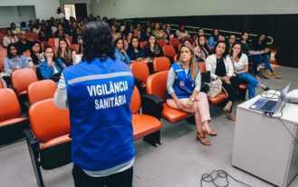 Merendeiras da rede municipal recebem capacitação de boas práticas no serviço de alimentação escolar (1)