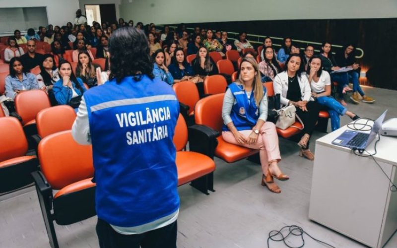 Merendeiras da rede municipal recebem capacitação de boas práticas no serviço de alimentação escolar (1)