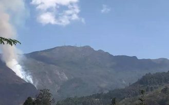 água