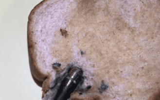 Mulher encontra bala de fuzil em pão de forma no Rio - Foto: Divulgação