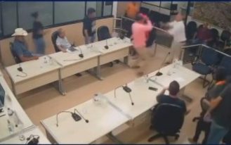 foto destaque site - briga sessao camara